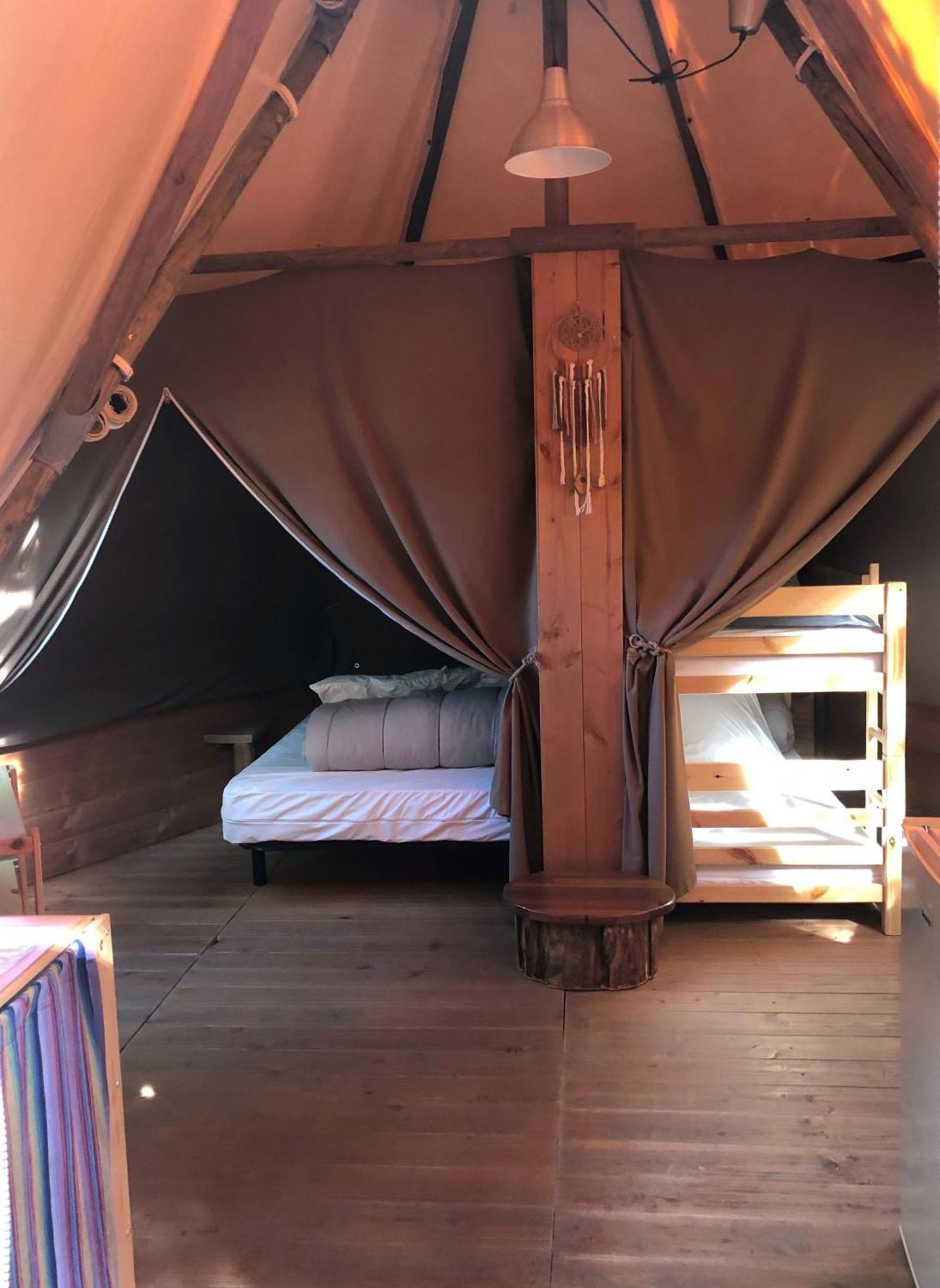 Camping La Châtaigneraie Gravieres Cameră foto