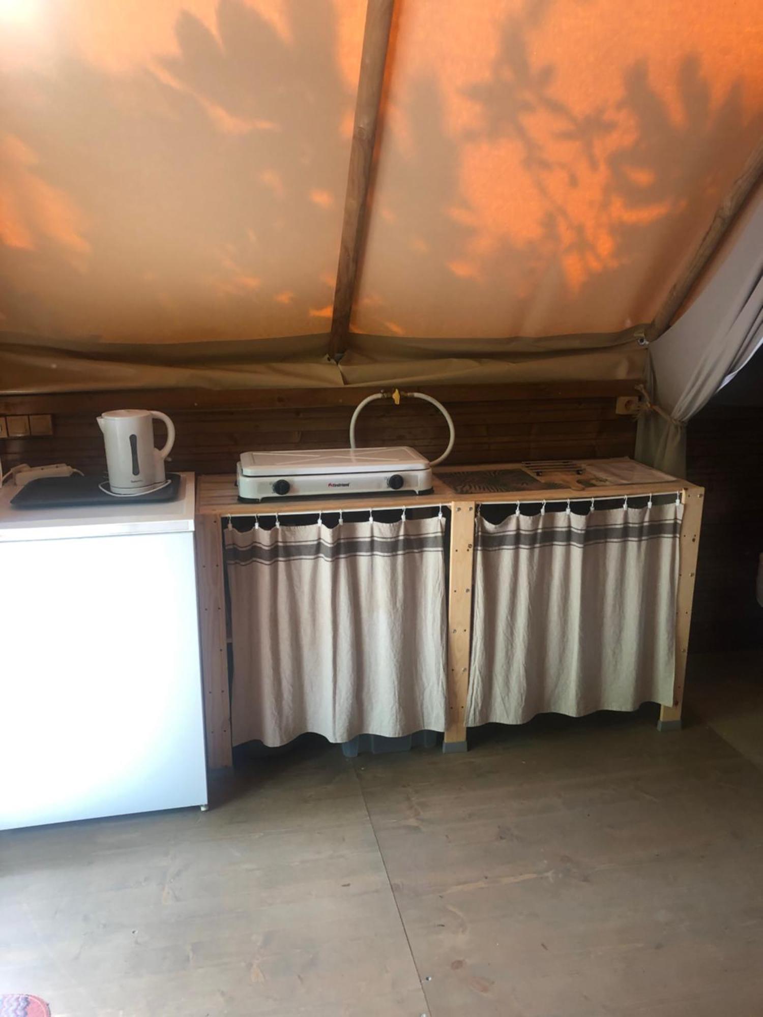 Camping La Châtaigneraie Gravieres Cameră foto